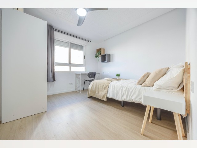 Spain furnished Room in Valencia, Valencia