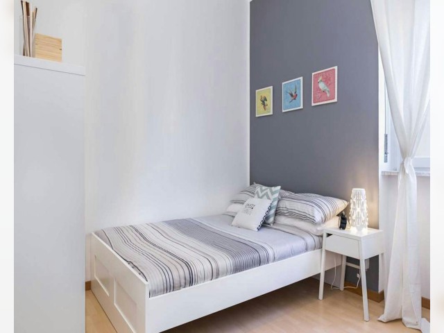 Italy furnished Room in Lombardy, Cesano-Boscone