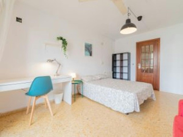Spain furnished Room in Valencia, Valencia