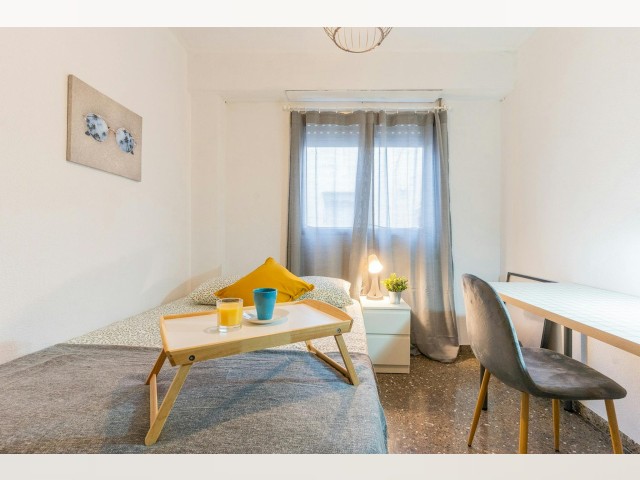 Spain furnished Room in Valencia, Valencia