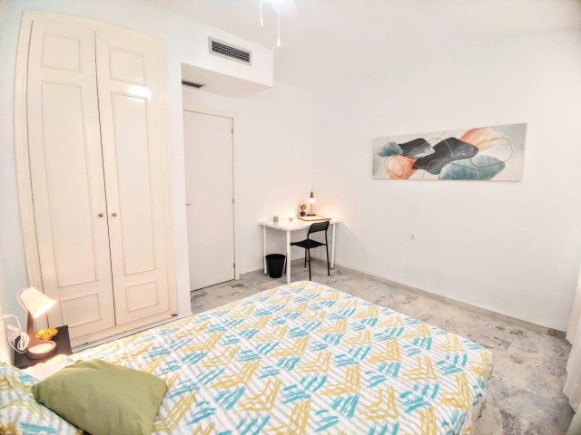 Spain furnished Room in Valencia, Valencia