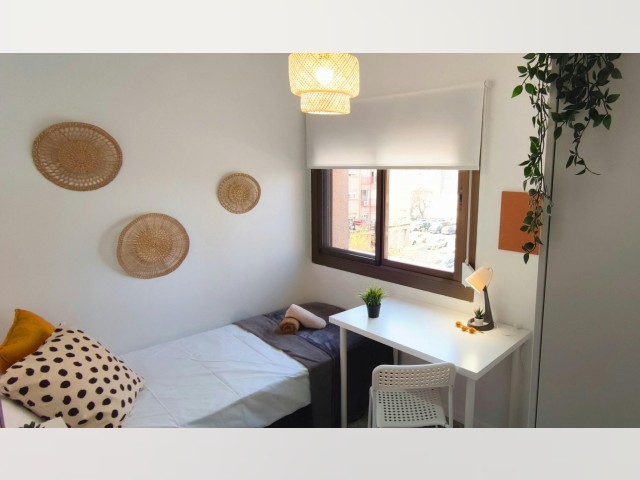 Spain furnished Room in Catalonia, Tarragona