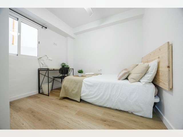 Spain furnished Room in Valencia, Valencia