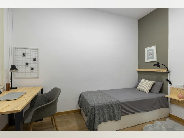 Spain furnished Room in Catalonia, Barcelona