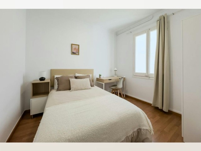 Spain furnished Room in Catalonia, Barcelona