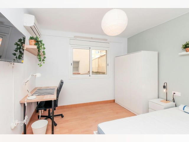 Spain furnished Room in Catalonia, Reus