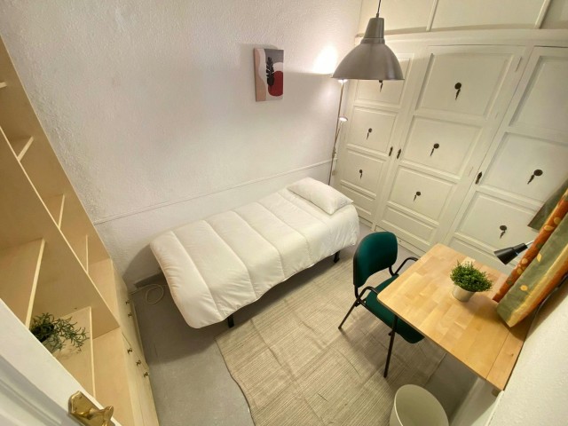 Spain furnished Room in Madrid, Madrid