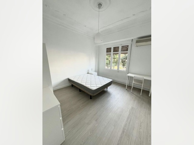 Spain furnished Room in Valencia, Valencia