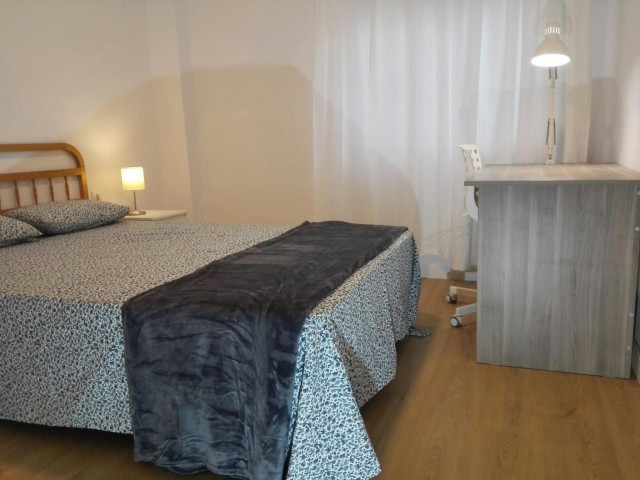 Spain furnished Room in Valencia, Valencia