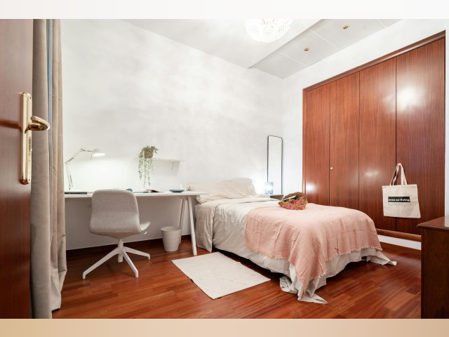 Spain furnished Room in Catalonia, Barcelona
