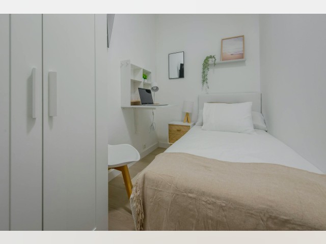 Spain furnished Room in Madrid, Madrid