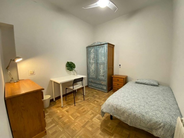 Spain furnished Room in Madrid, Madrid