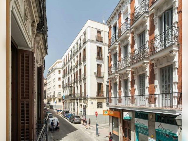 Spain furnished Room in Madrid, Madrid