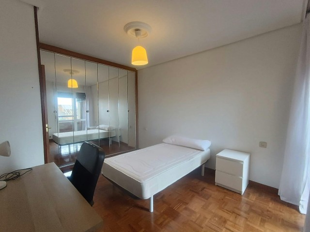 Spain furnished Room in Navarra, Pamplona