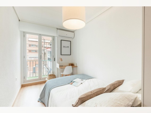 Spain furnished Room in Valencia, Valencia