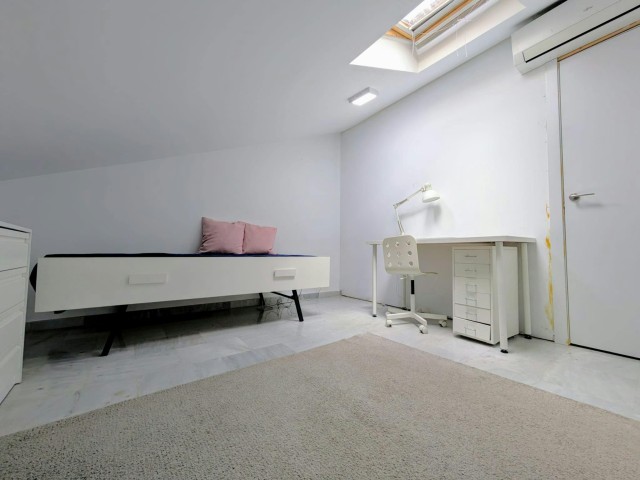 Spain furnished Room in Murcia, Murcia