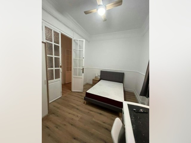 Spain furnished Room in Valencia, Valencia
