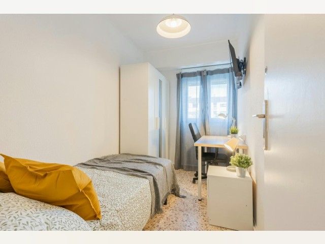 Spain furnished Room in Valencia, Valencia