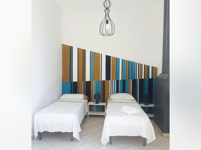 Italy furnished Room in Campania, Naples