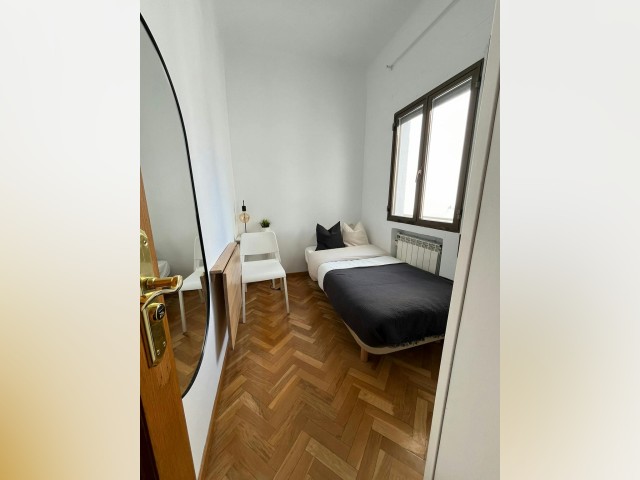 Spain furnished Room in Madrid, Madrid