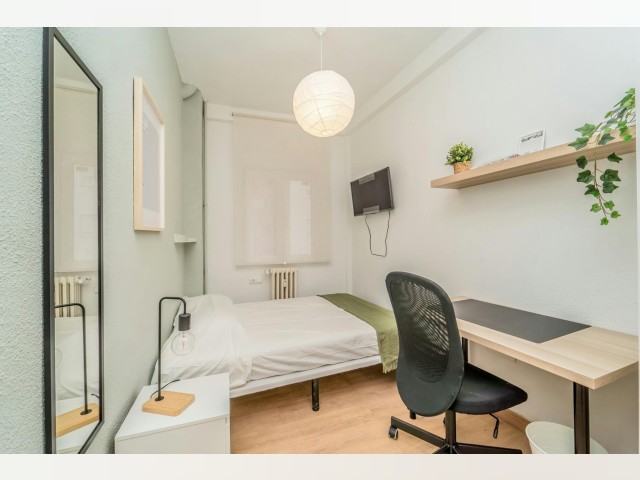 Spain furnished Room in Castilla y Leon, Valladolid