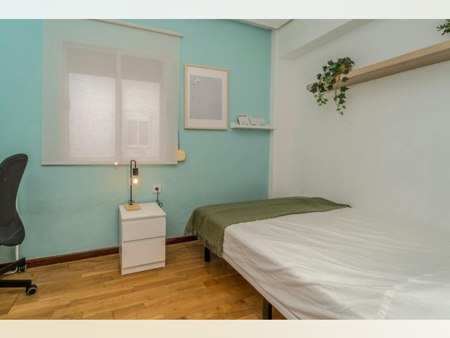 Spain furnished Room in Castilla y Leon, Valladolid