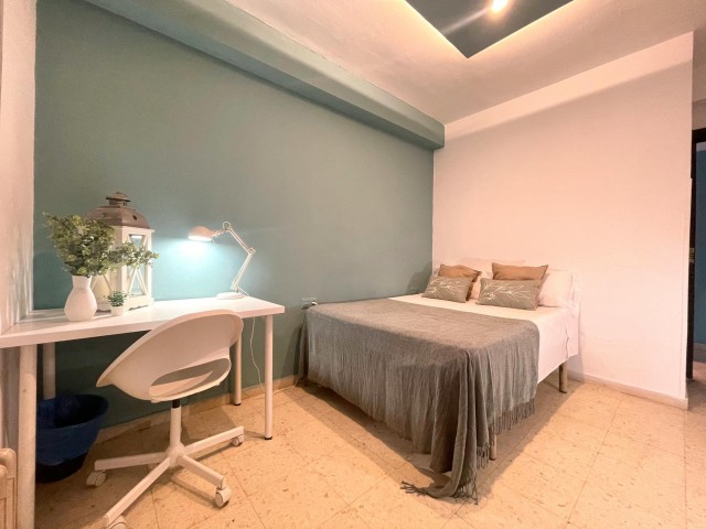 Spain furnished Room in Andalucia, Seville