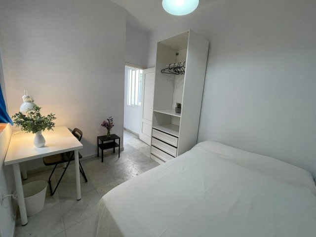 Spain furnished Room in Andalucia, Seville