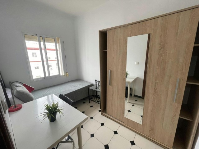 Spain furnished Room in Andalucia, Seville