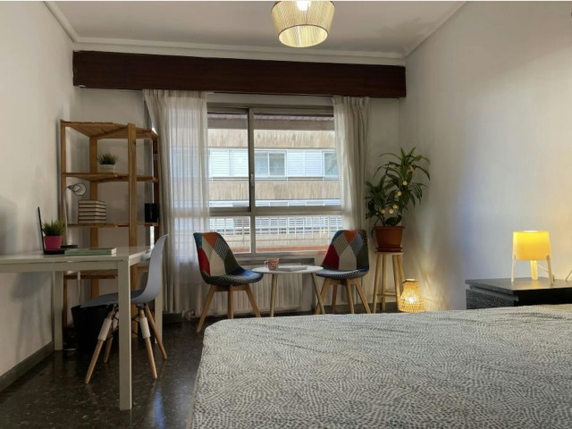 Spain furnished Room in Valencia, Valencia