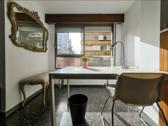 Spain furnished Room in Valencia, Valencia