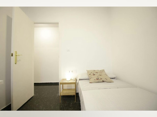 Spain furnished Room in Valencia, Valencia