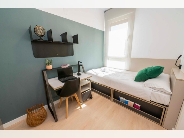 Spain furnished Room in Andalucia, Granada