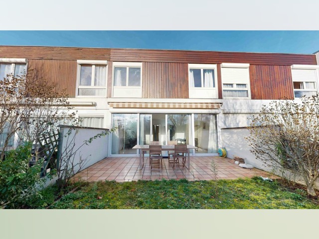Chambre Meublé Location à longue durée en Cergy