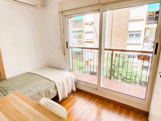 Spain furnished Room in Valencia, Valencia