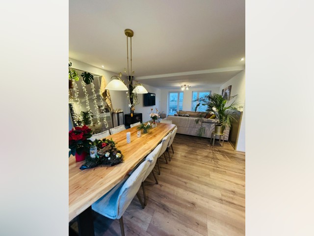 Huizen-Villa Gemeubileerd Lange termijn verhuur in Heijningen