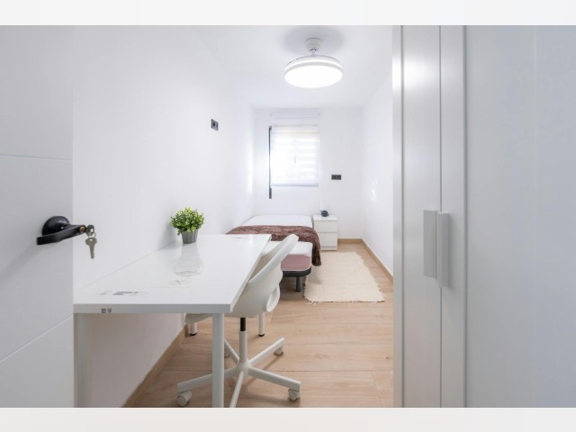 Spain furnished Room in Madrid, Madrid