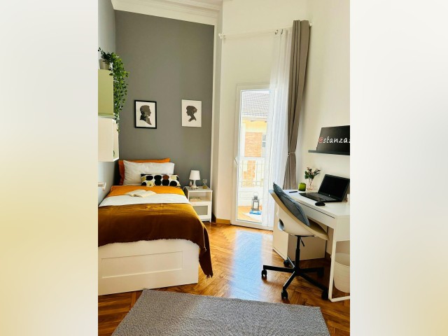 Italy furnished Room in Piedmont, Turin