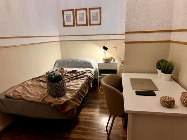 Spain furnished Room in Madrid, Madrid