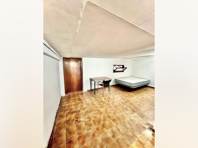Spain furnished Room in Catalonia, Barcelona