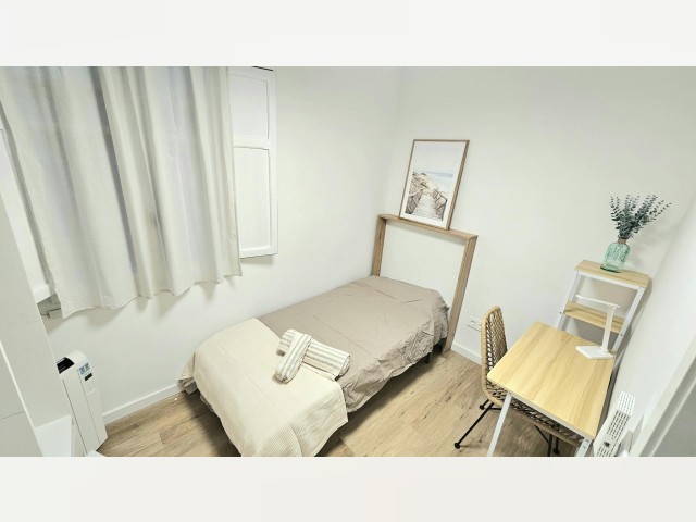 Spain furnished Room in Valencia, Valencia