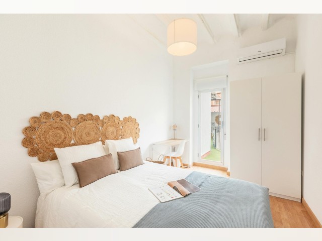 Spain furnished Room in Valencia, Valencia