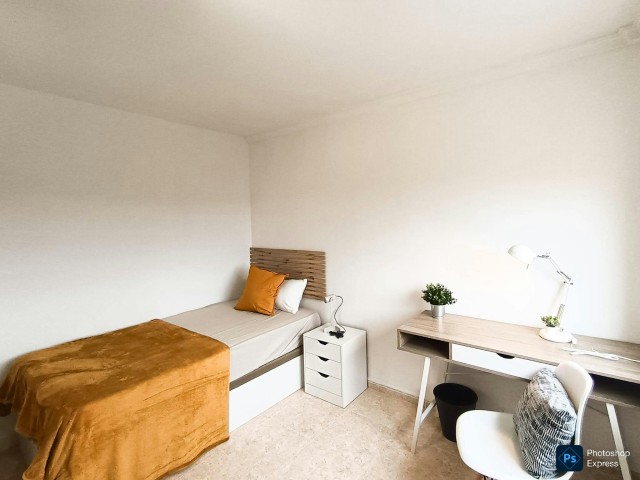 Spain furnished Room in Catalonia, Tarragona