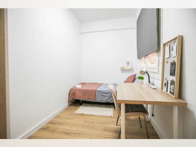 Spain furnished Room in Catalonia, Barcelona