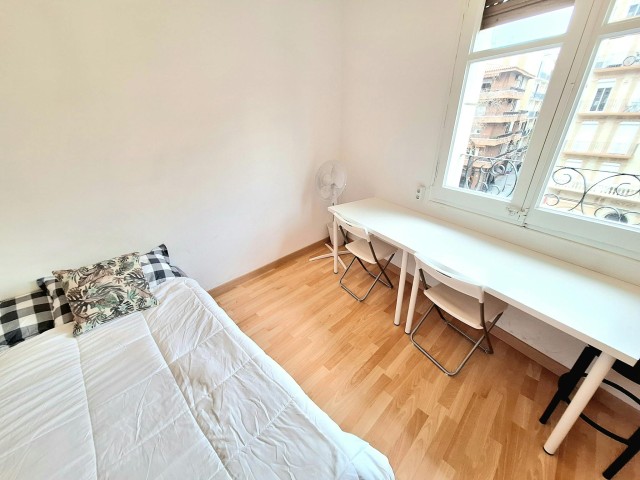 Spain furnished Room in Catalonia, Barcelona