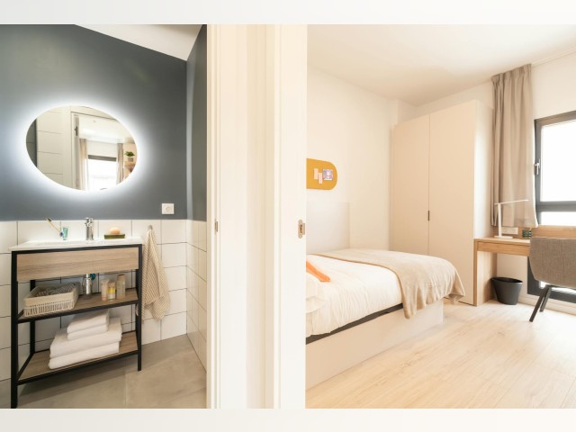 Spain furnished Room in Andalucia, Seville