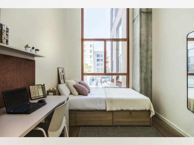 Spain furnished Room in Catalonia, Barcelona