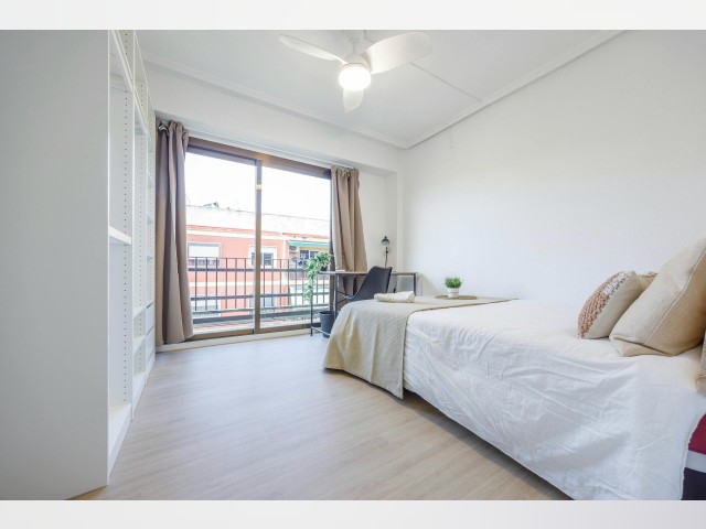 Spain furnished Room in Valencia, Valencia