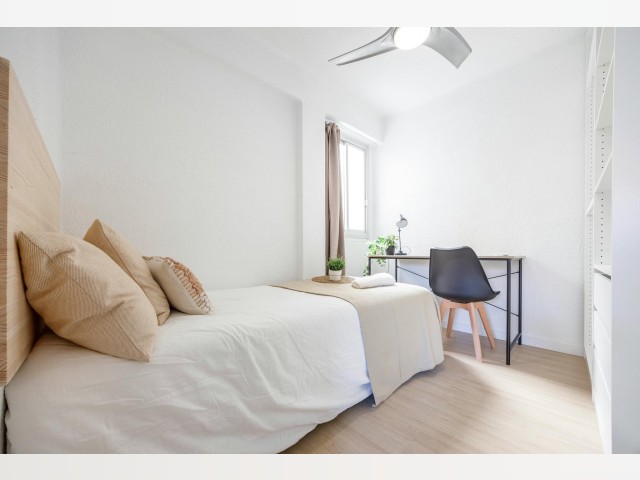Spain furnished Room in Valencia, Valencia