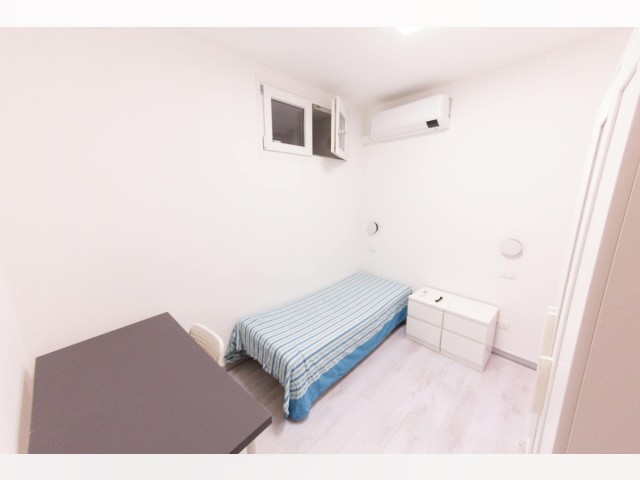 Italy furnished Room in Lombardy, Milan